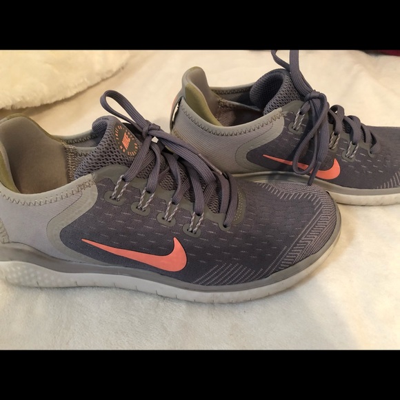 Final price‼️ Nike’s active wear Size 8 Womens - Picture 3 of 5